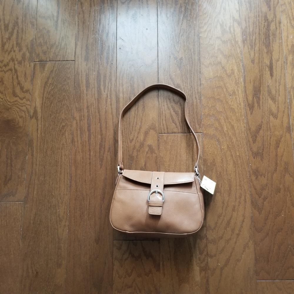 NEW! Fossil Tan Leather Shoulder Bag NWT PRICE FIRM - Picture 2 of 8